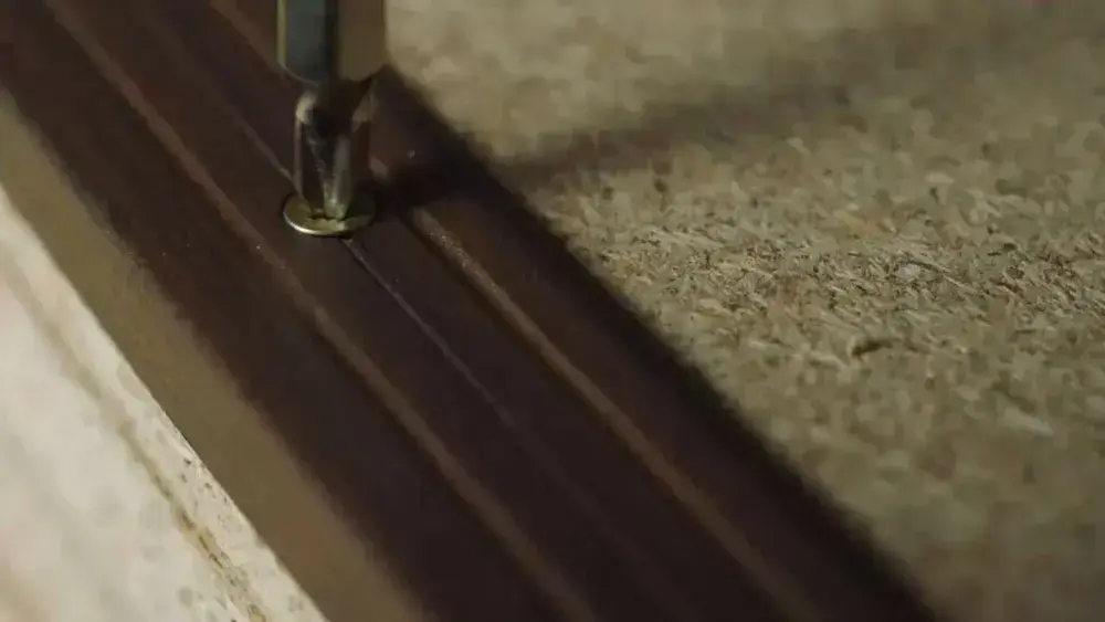 Порог металлический 37 мм 180 см для напольных покрытий на одном уровне