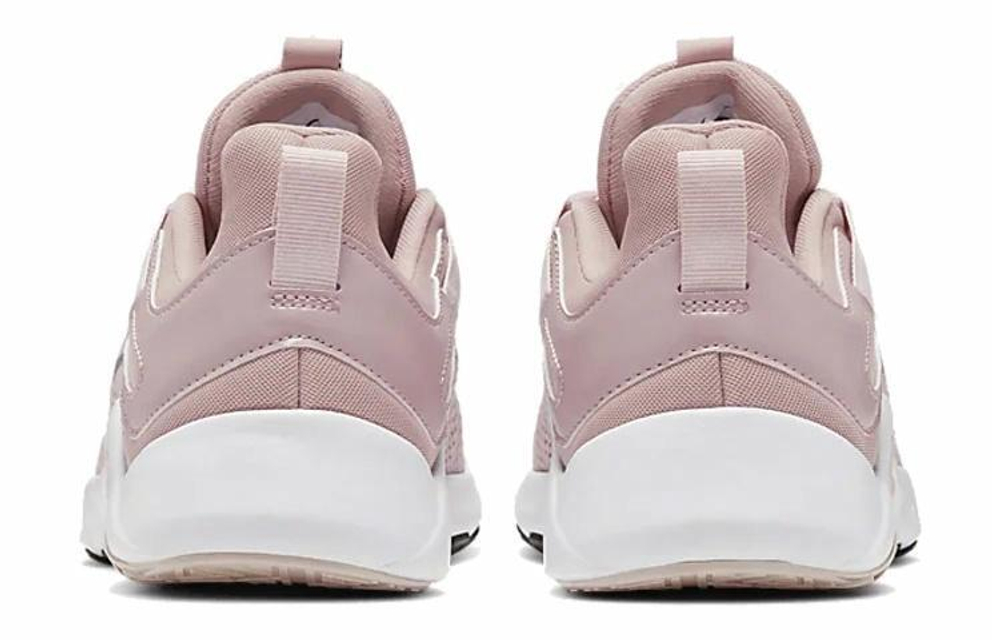 Кроссовки Nike Legend Essential (Женская размерная сетка)