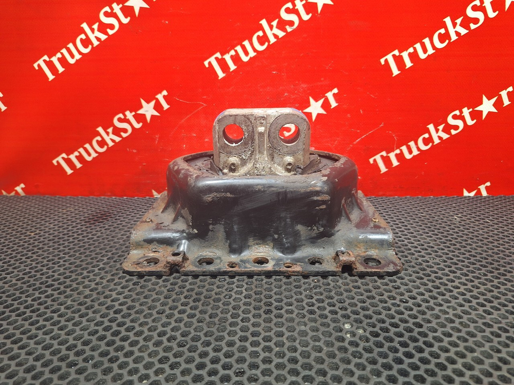 Подушка двигателя задняя