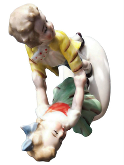 Фарфоровая статуэтка "Танец" ("Кружащиеся дети") Gräfenthal