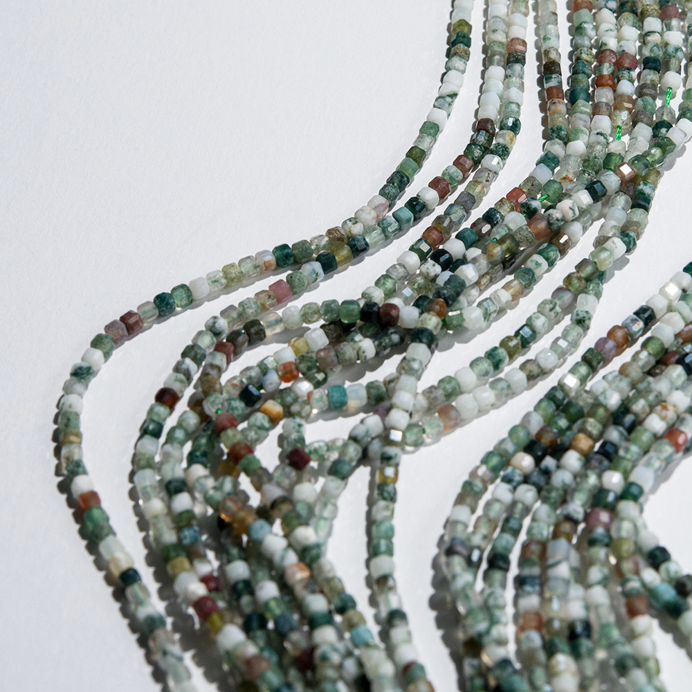 Моховой агат натуральный, куб 2,7мм, микроогранка