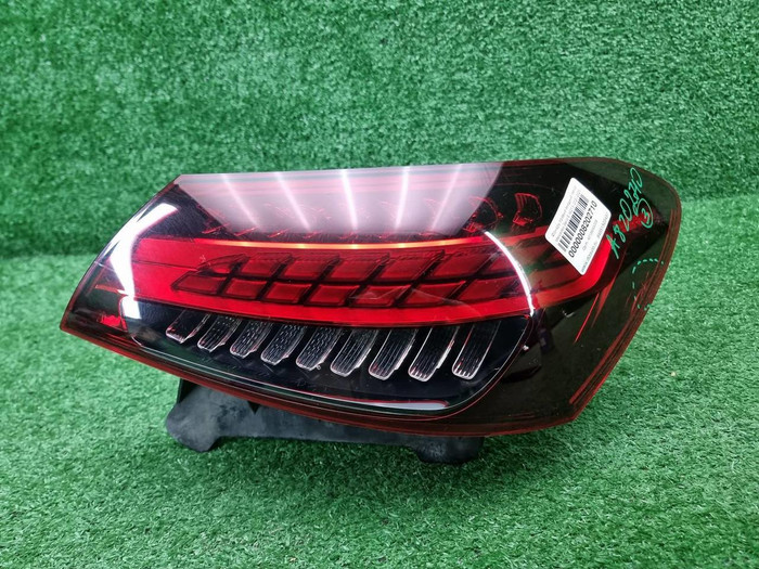 Фонарь правый внешний Mercedes E W213 (2020-2023)