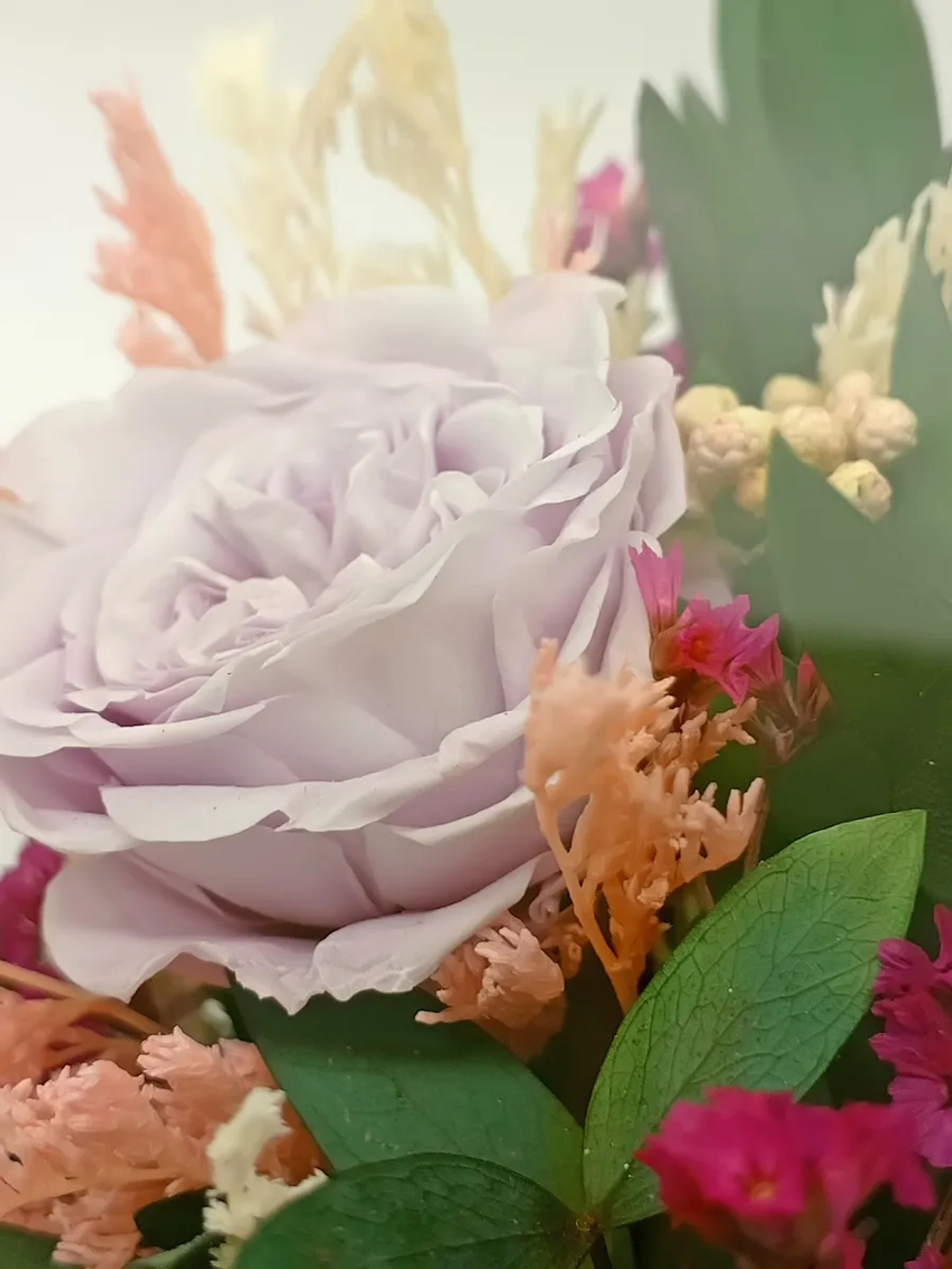 натуральные пионы в стекле, вакуум