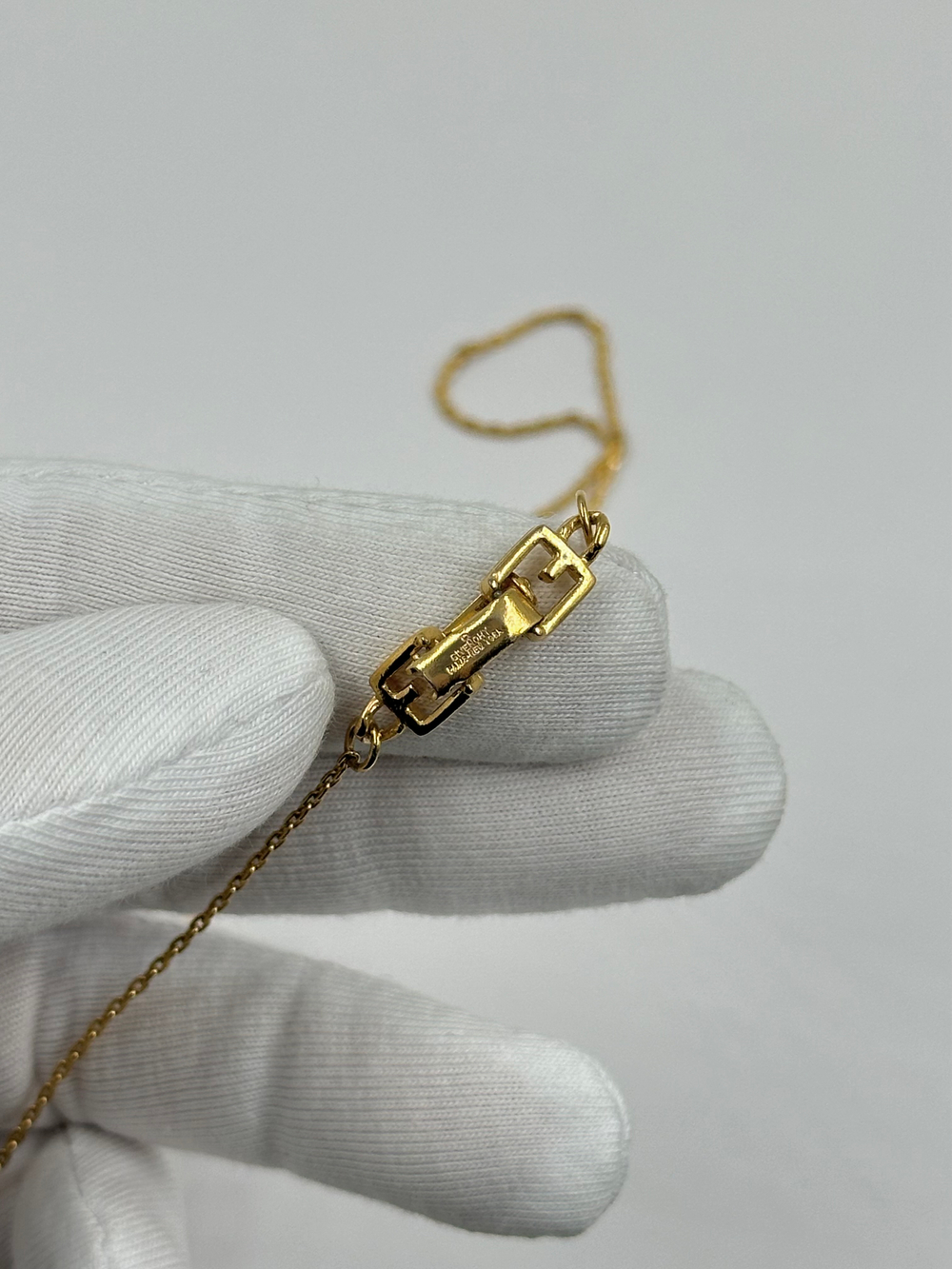 Кулон с сердем Givenchy