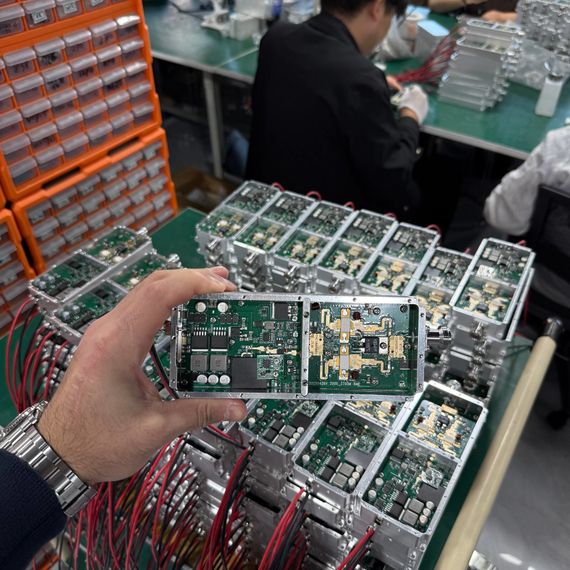 Генератор помех 50Вт для РЭБ и подавителей дронов