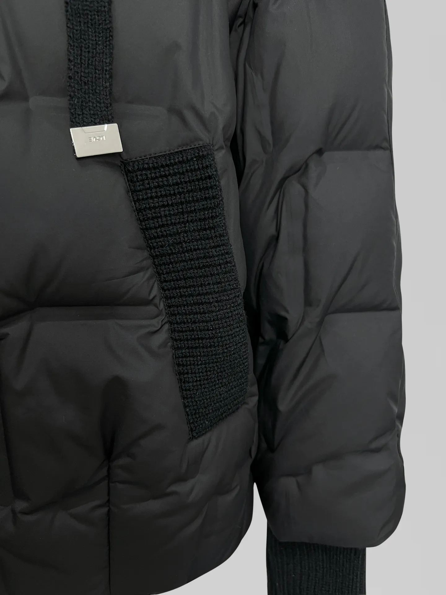 Куртка 6567 с трикотажным капюшоном и трикотажными вставками на карманах