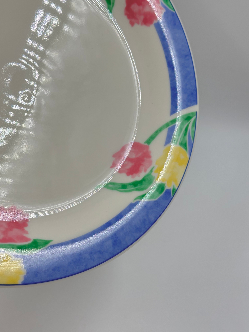 Тарелка с тюльпанами Givenchy by Yamaka