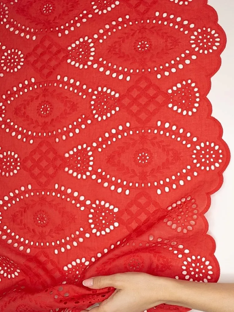 Ткань Шитье 110 гр/м2, 100% хб, ш. 135 см, красный