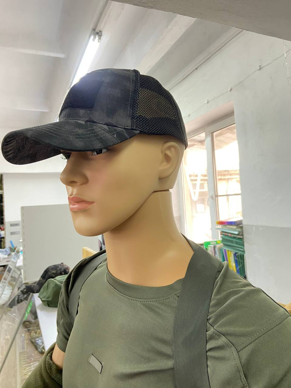 Бейсболка чёрный питон с липучкой сетка