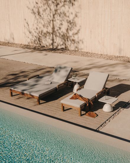 Шезлонг Sonsaura из массива эвкалипта Испания La Forma