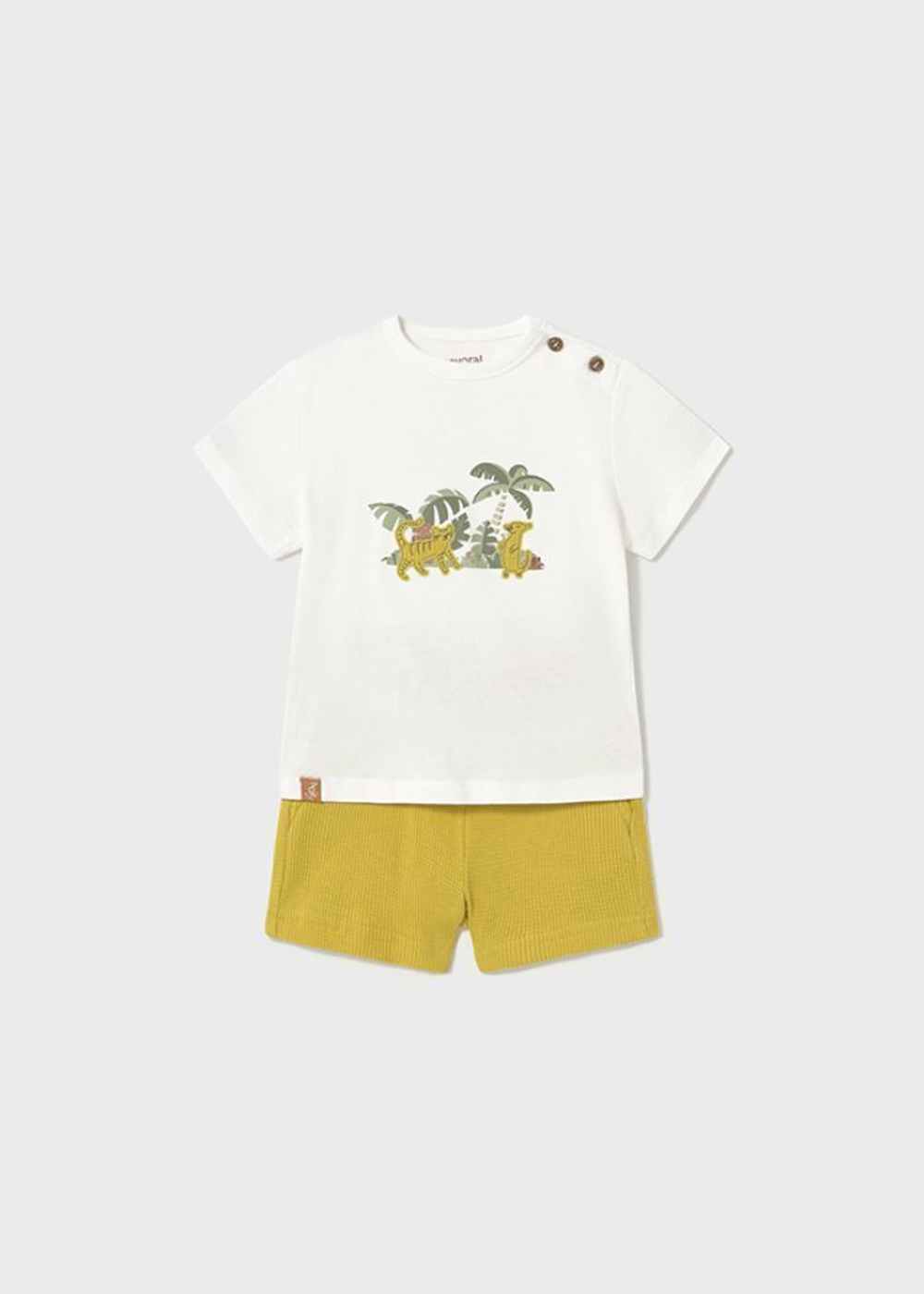 футболка с шортами