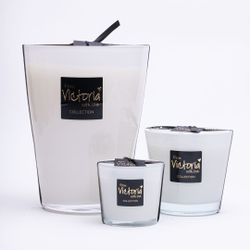 Свеча ароматическая 400г Victoria with Love Glossy white