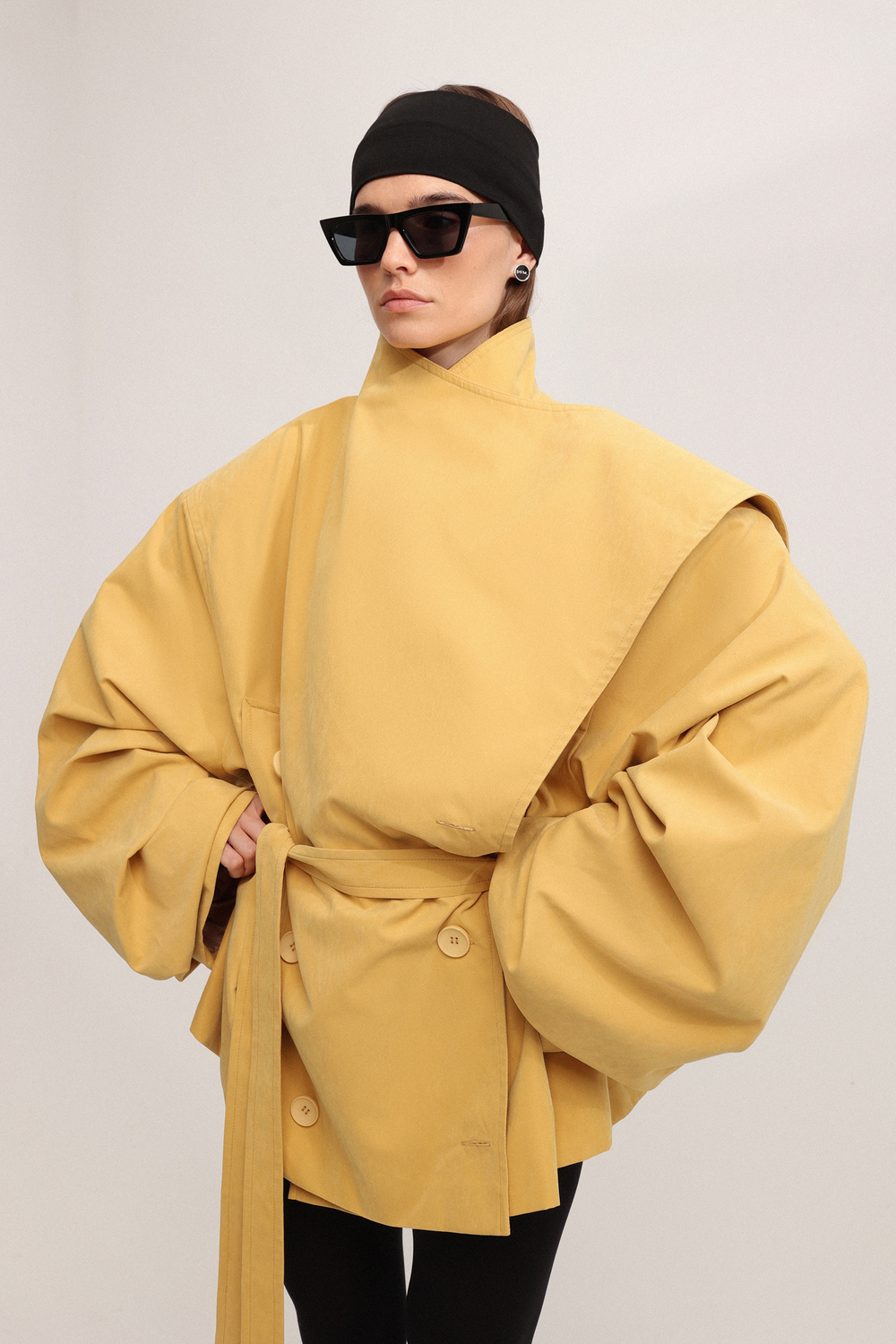 Кроп тренч с асимметричным воротником