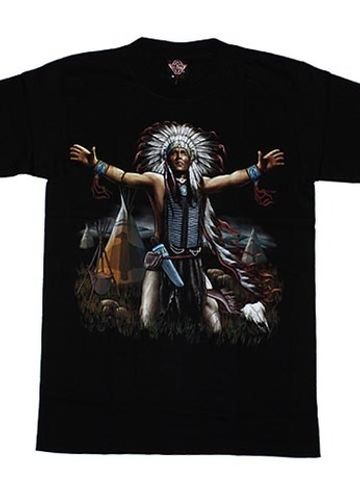 Футболка Индеец в траве на коленях