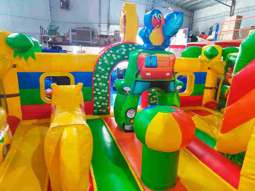 Коммерческий надувной батут «Сафари-экскурсия 2», 5x5x2.8 м.