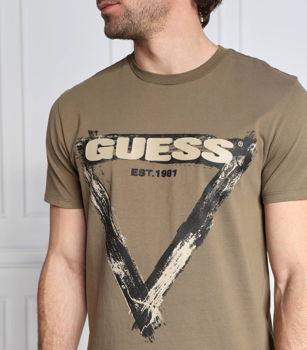 футболка ss bsc brushed triangle tee GUESS - хаки(M3RI64 KBDL0)