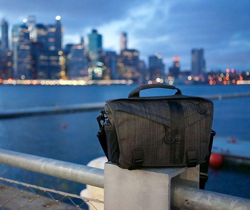 Tenba DNA Messenger 13 Graphite