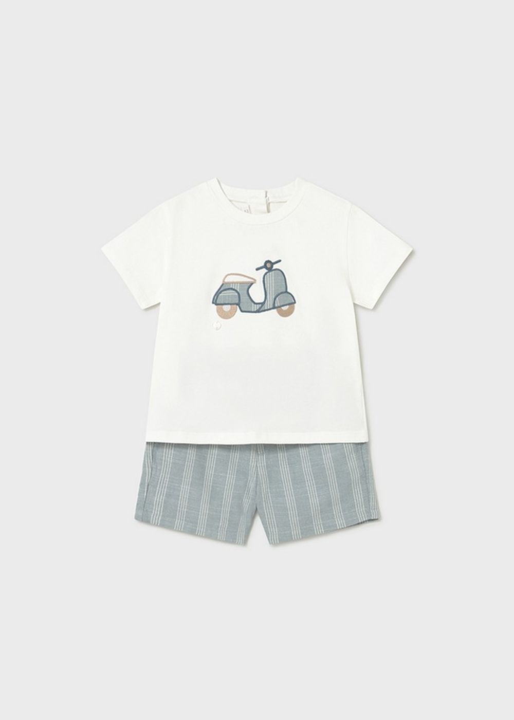 футболка с шортами