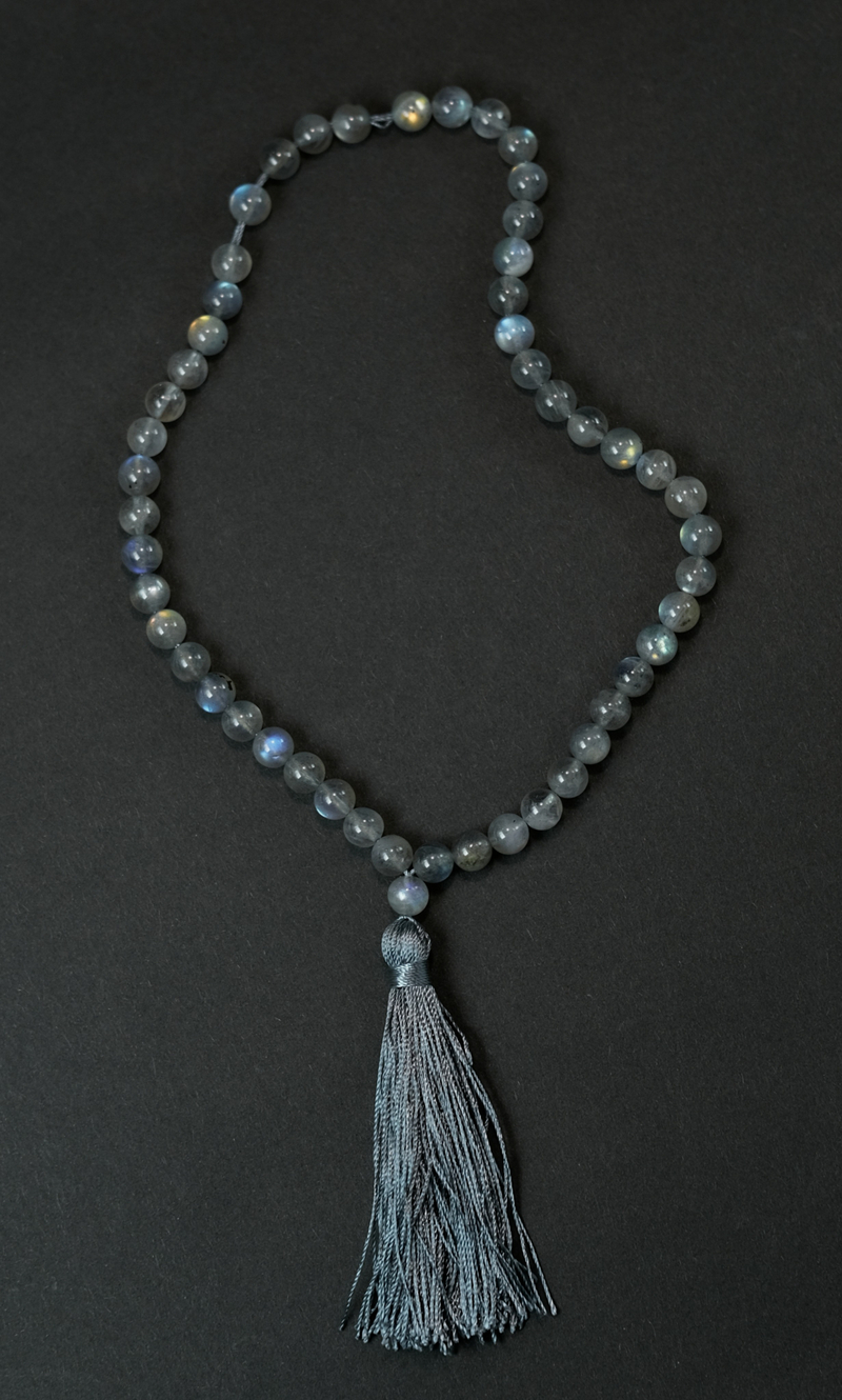 Четки "Memo about Mindfulness" из лабрадорита