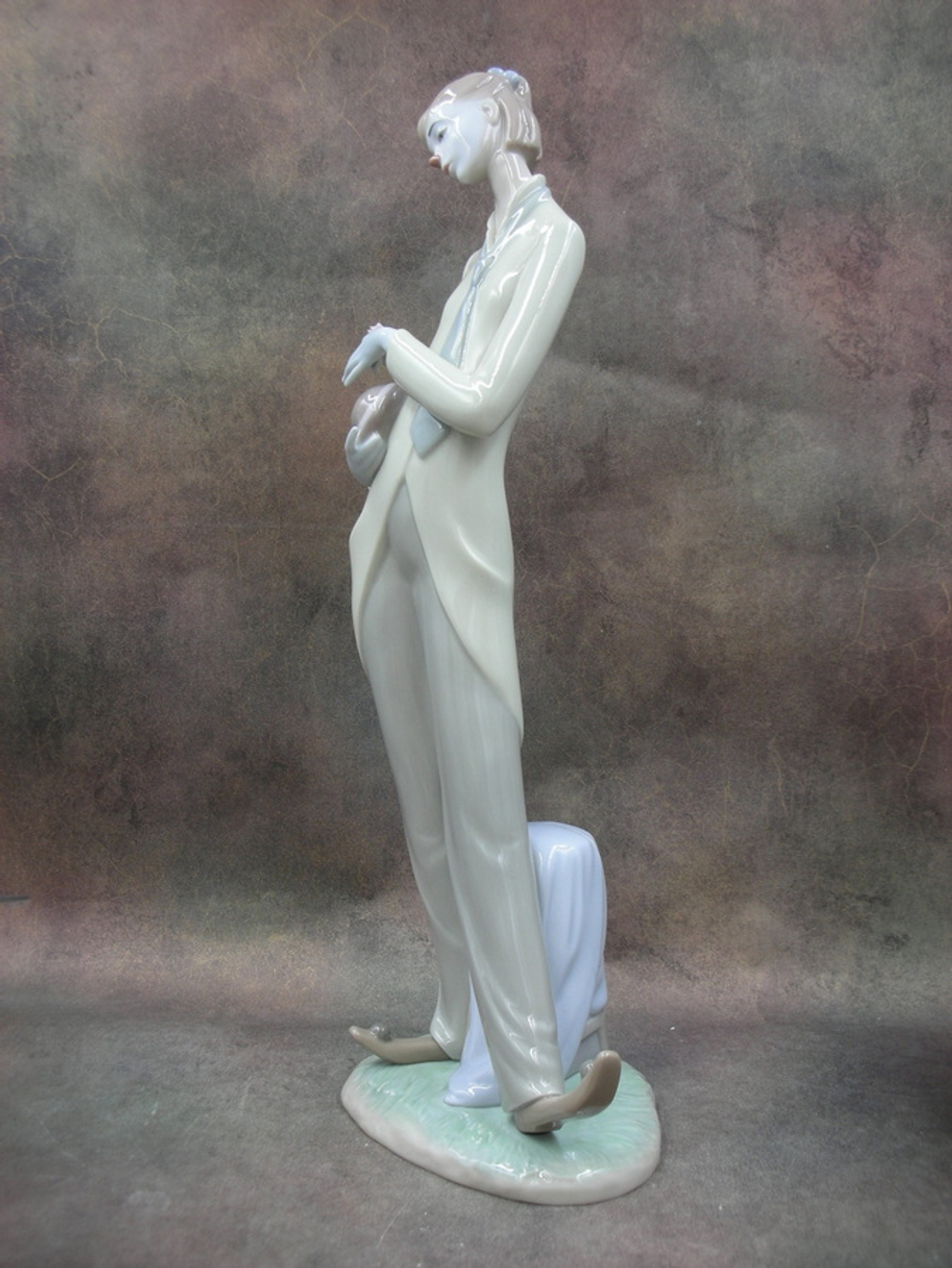 Статуэтка. Фарфор. Клоун Романтичная клоунесса. Lladro. Испания