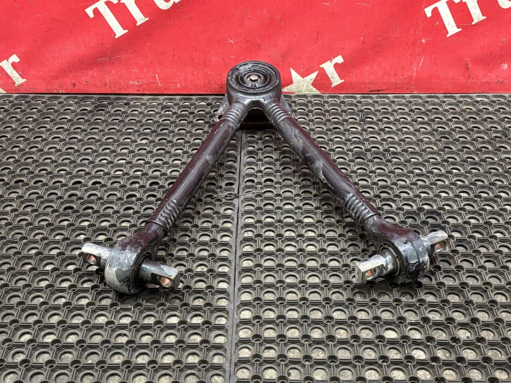 Тяга реактивная V-образная 2018г