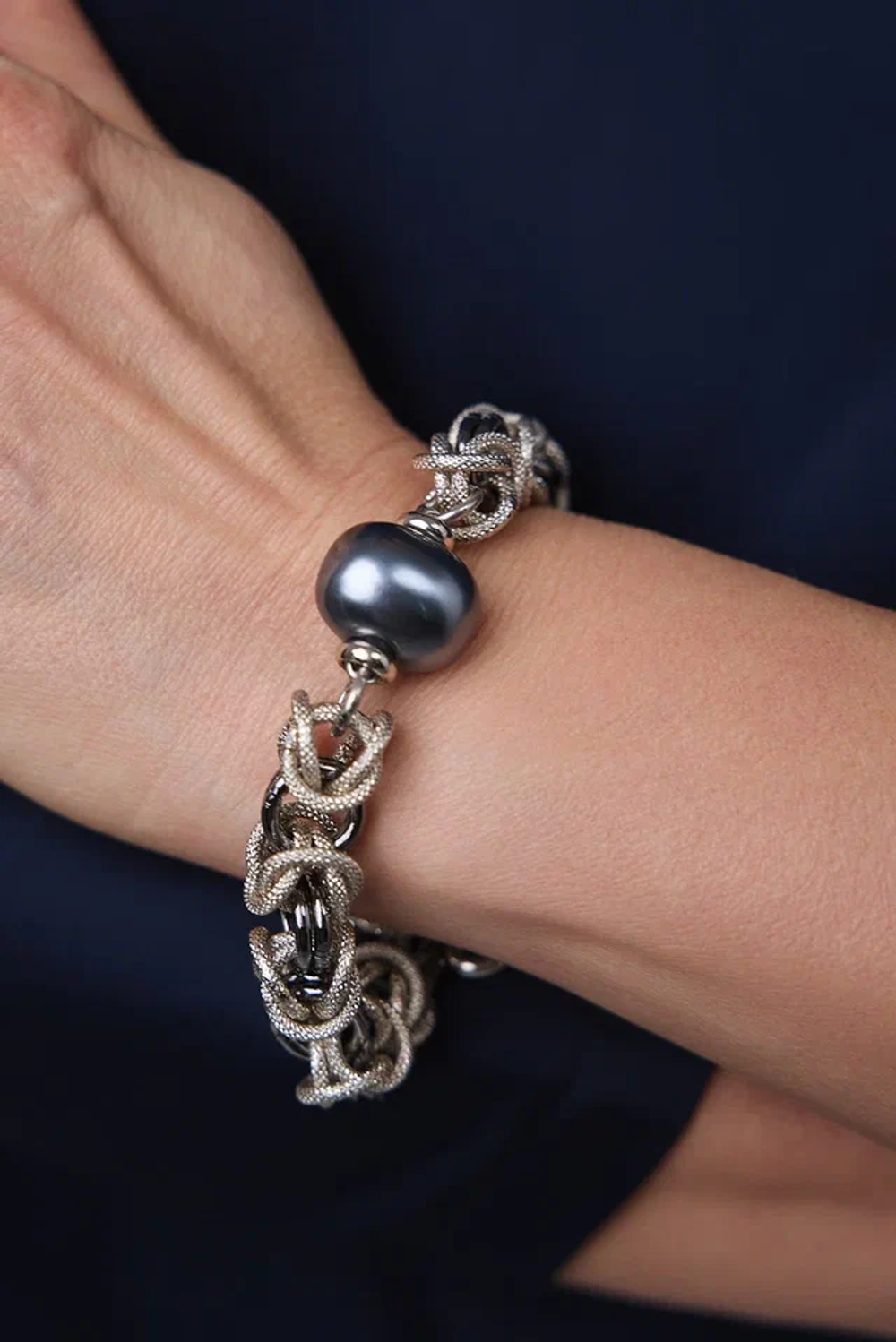 Браслет Византия биколор:серебро и графит с темно-серым плоским жемчугом Майорка