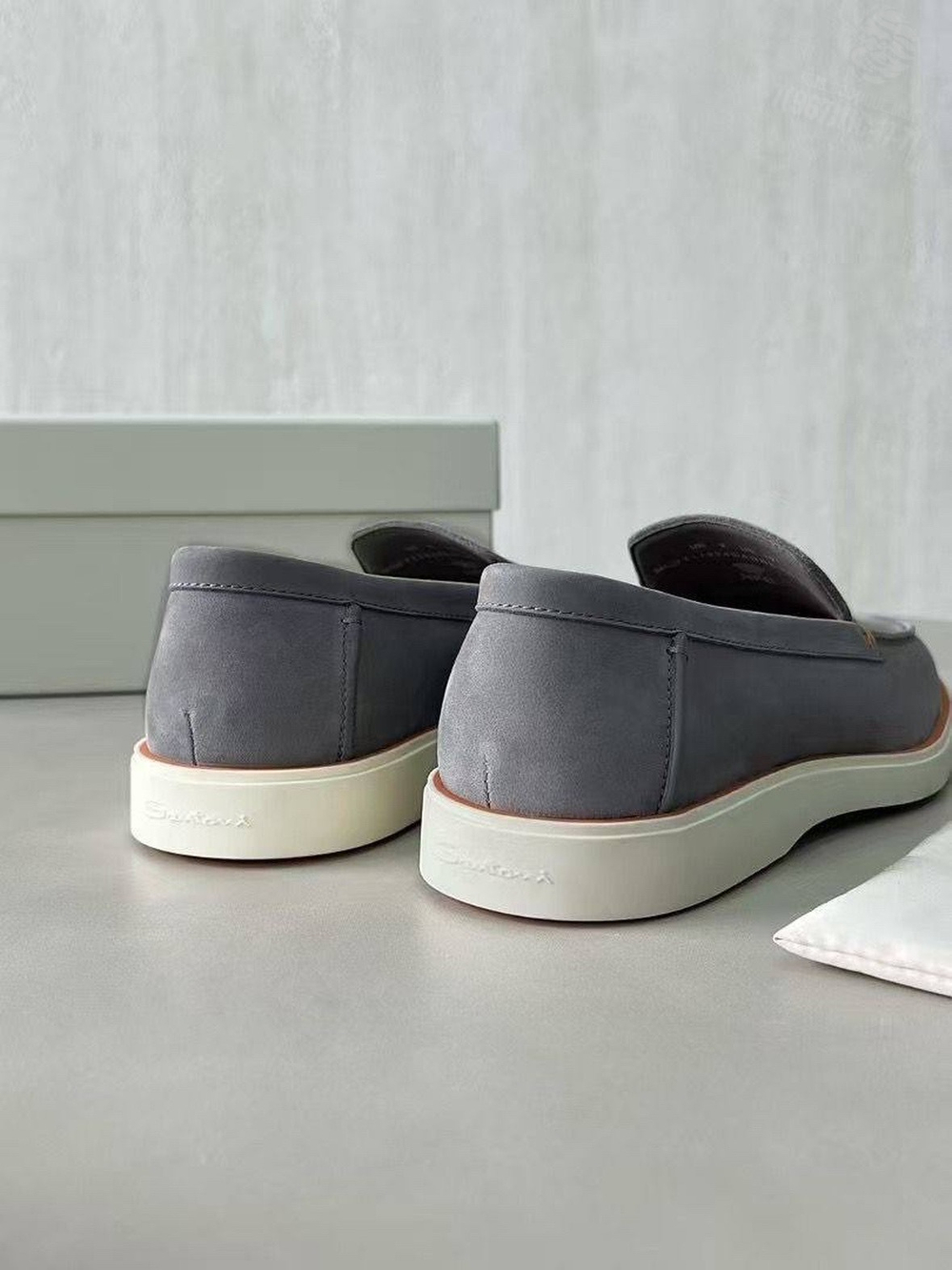 Лоферы Santoni