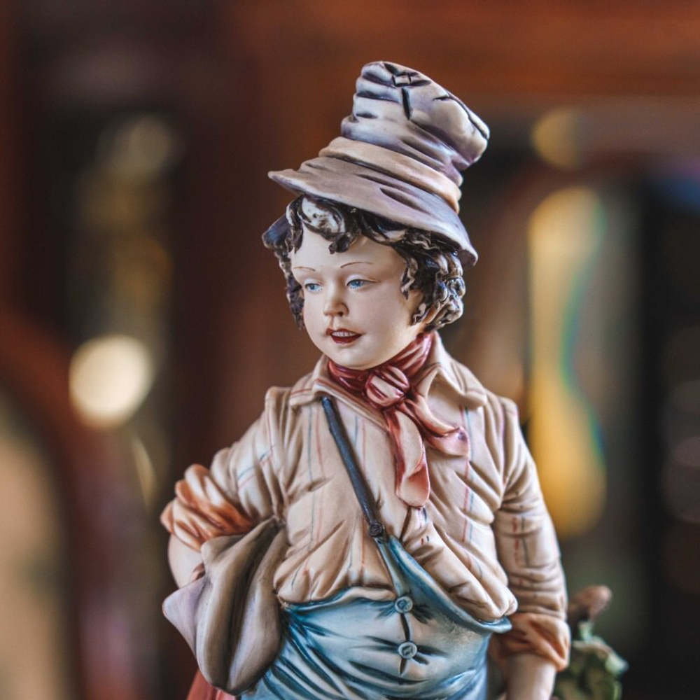 Фарфоровая мануфактура Capodimonte «Гекльберри Финн»