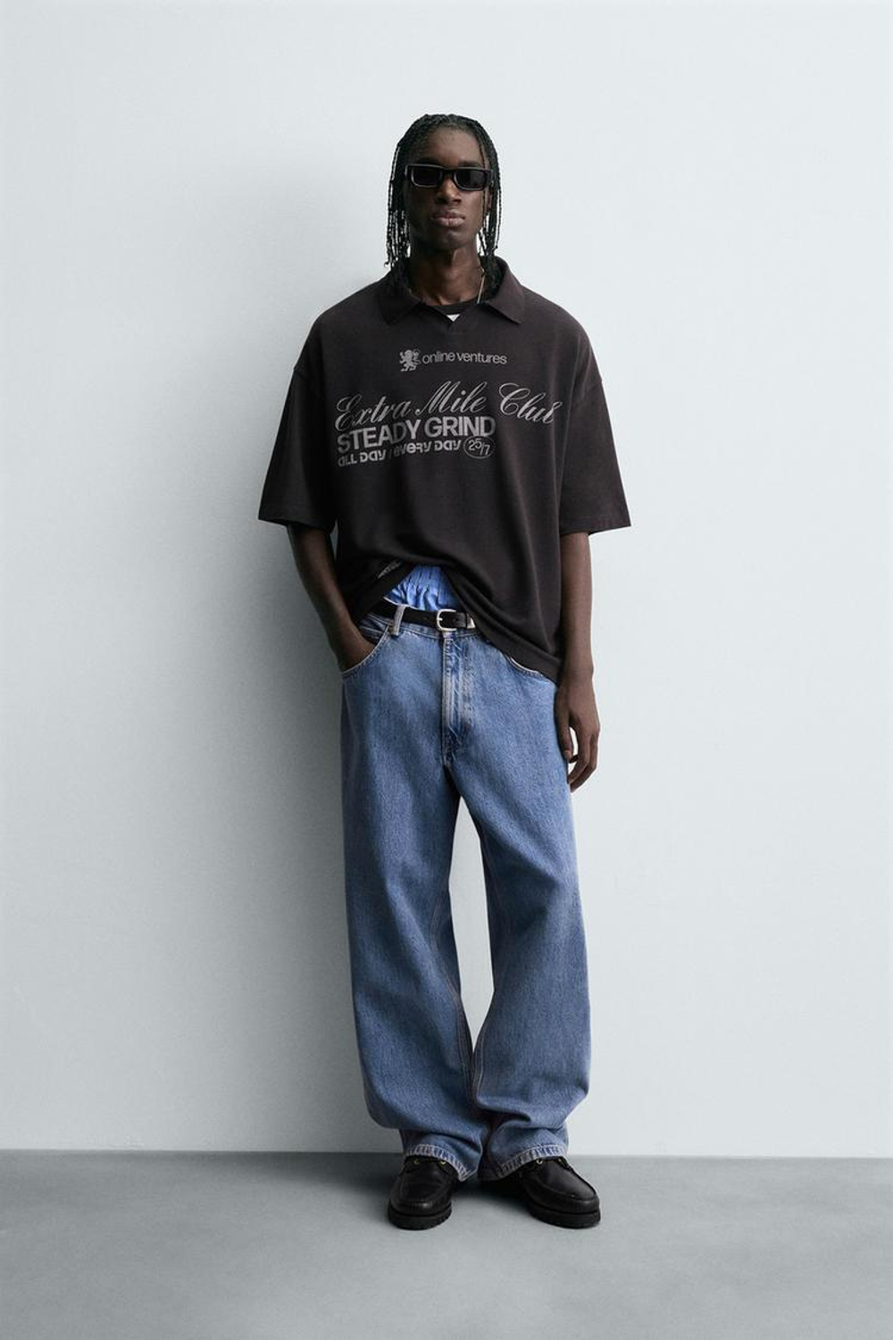 ZARA ПОЛО С ЭФФЕКТОМ ПОТЕРТОСТИ И ТЕКСТОВЫМ ПРИНТОМ, ЧЕРНЫЙ МЕЛАНЖ