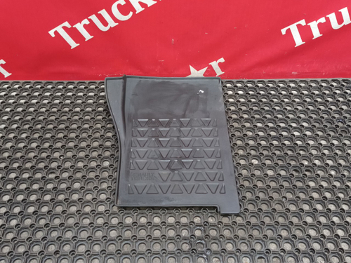 Коврик салона правый 2018г