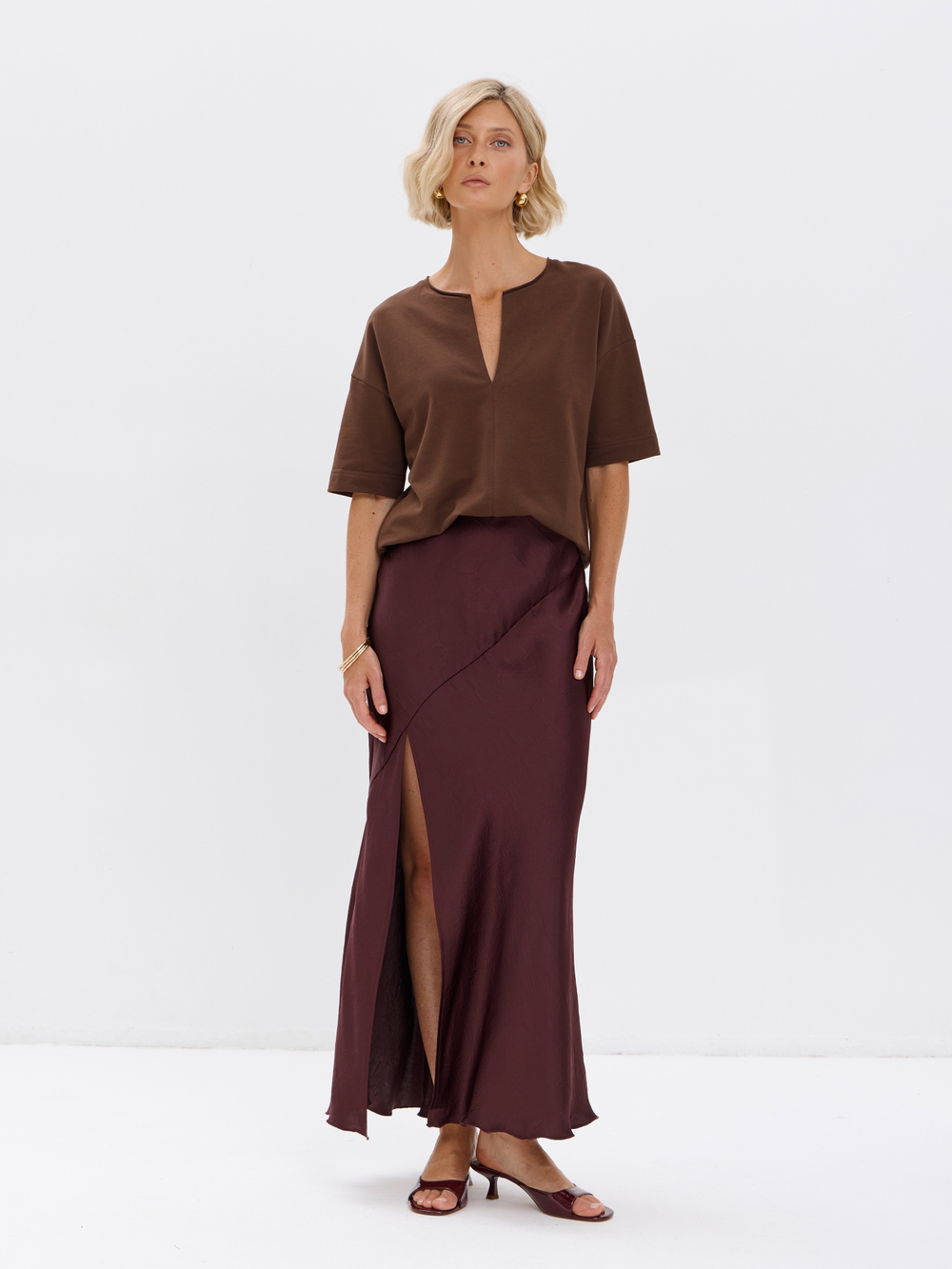 Плотная футболка из футера 2-нитки с V-вырезом HIGH TEMP