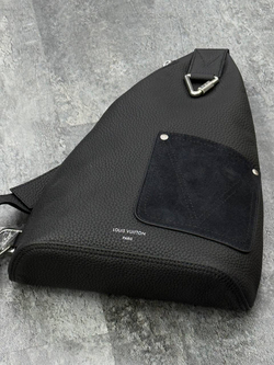 Сумка-слинг Louis Vuitton Delta