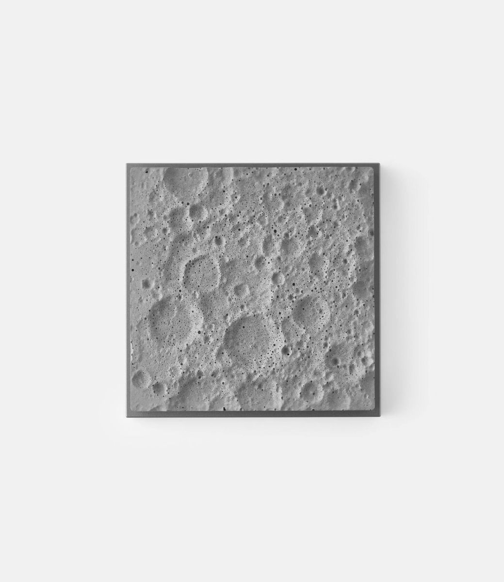 Deskspace Lunar Surface Regular — лунная поверхность из бетона