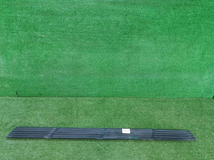 Накладка порога правая Lexus LX 3 (2007-2023)