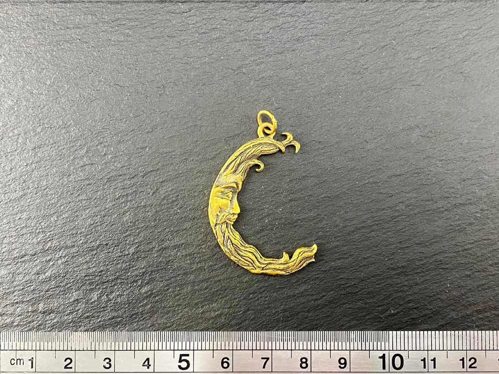 Подвеска. Месяц