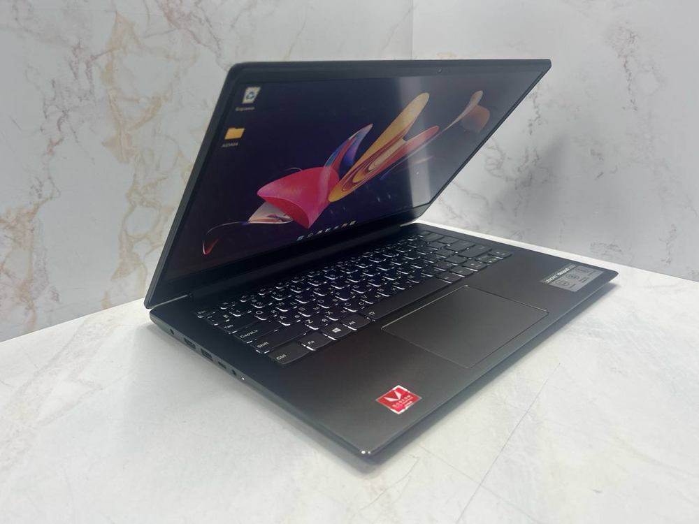 Ноутбук Lenovo 530s-14ARR. Конфигурация: Ryzen 7 2700U/8GB/256GB/Vega 10/Win 11/FHD