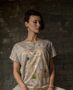 Футболка "Красный колокольчик", по мотивам художника Макса Эрнста, картина "Красный колокольчик"