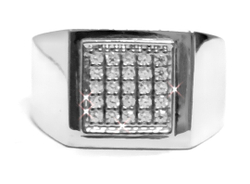 Ювелирное мужское кольцо из серебра с фианитами