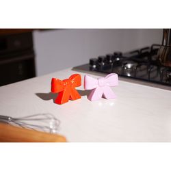 Набор из солонки и перечницы Bow