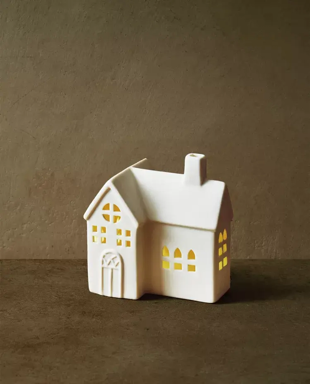 ZARA HOME КЕРАМИЧЕСКИЙ ОРНАМЕНТ В ФОРМЕ ДОМИКА НА РОЖДЕСТВЕНСКУЮ ТЕМАТИКУ