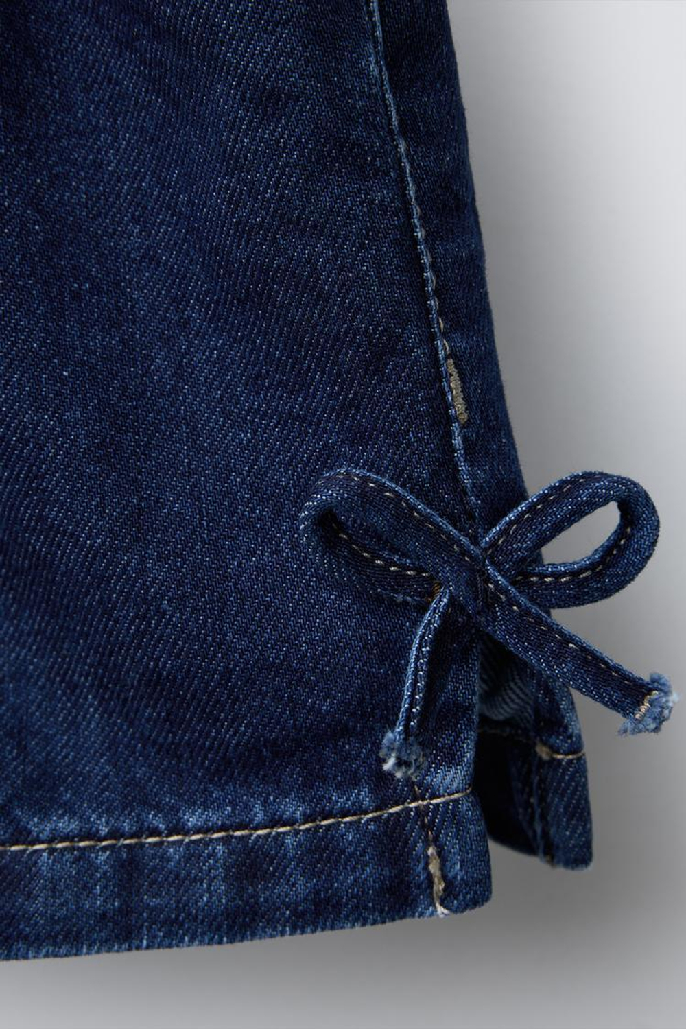 ZARA ДЖИНСОВЫЕ ШОРТЫ С БАНТАМИ, СИНИЙ