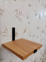 Полка настенная маленькая на кронштейне