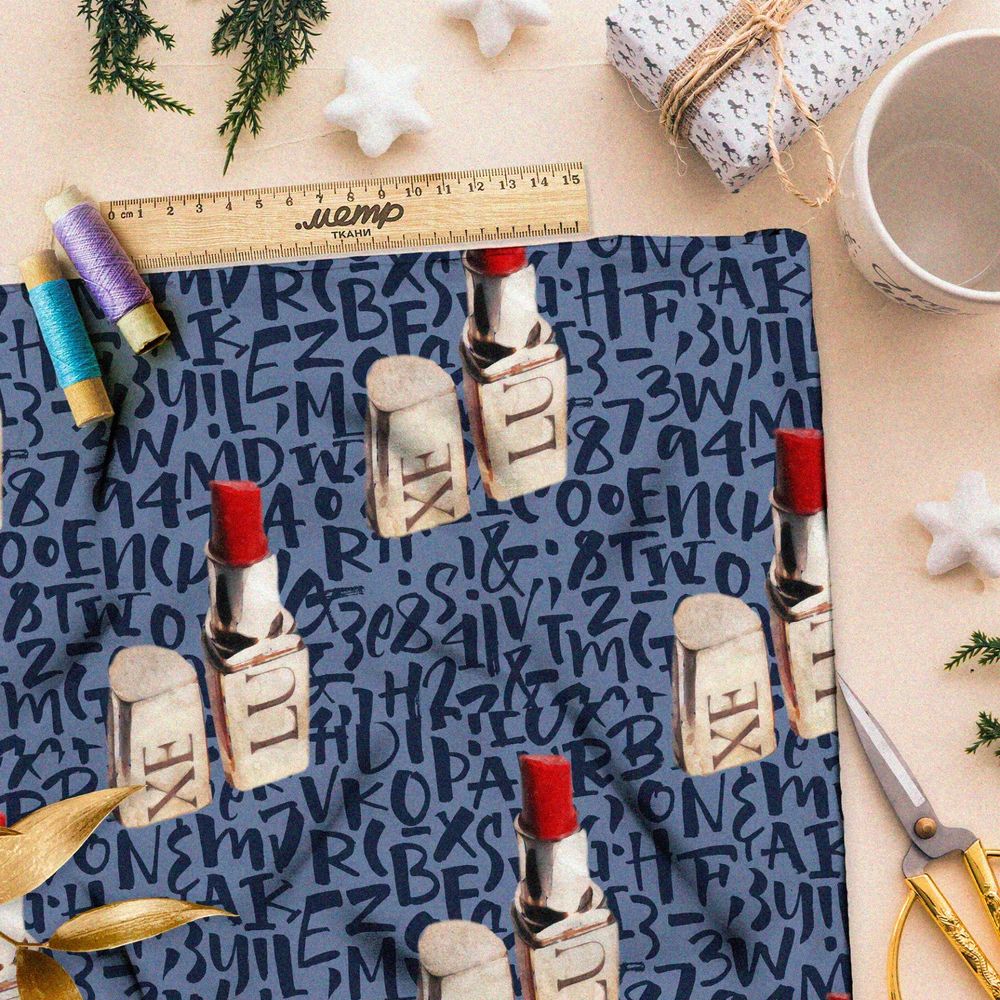 Ткань ниагара красная помада на синем фоне с надписями