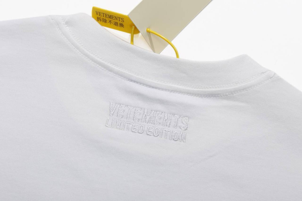 Футболка Vetements