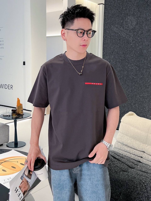 Футболка Prada