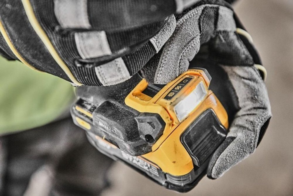 Дрель-шуруповерт аккумуляторная DeWALT DCD 800 E2T DCD800E2T-QW