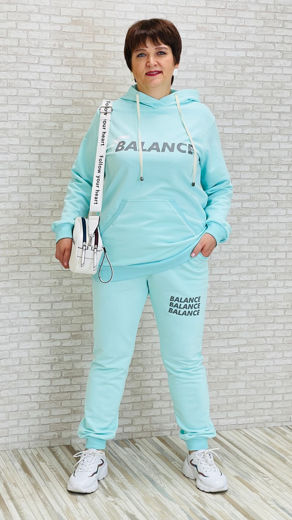 Спортивный костюм с худи и брюками