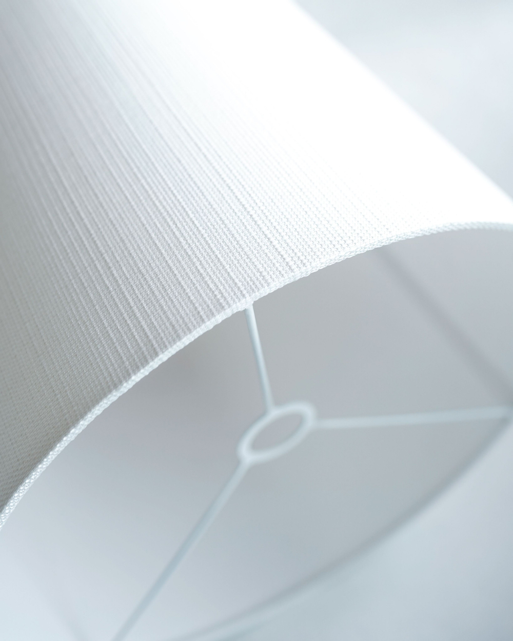 Торшер напольный золотой с белым абажуром в стиле лофт, светильник напольный классический, Чистая линия-II, E27, 60 Вт