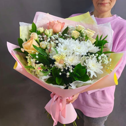 Авторский букет в нежной гамме