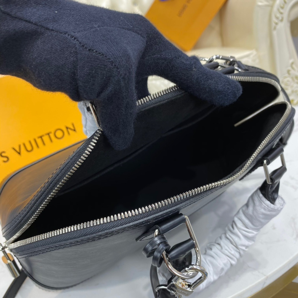 Louis Vuitton Alma PM